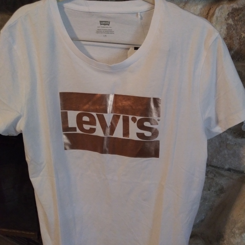 Levi's T-shirt